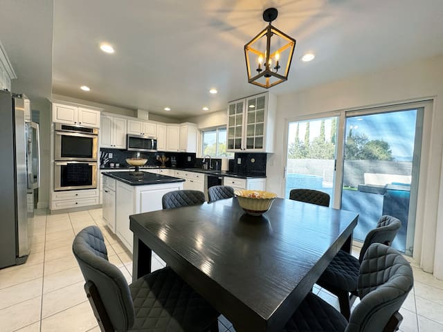 Private Resort-Style Escape w/ Heated Pool & Spa! gallery image 4