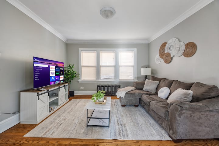 Chic Apt W/comfy Vibes - Oak Park, IL