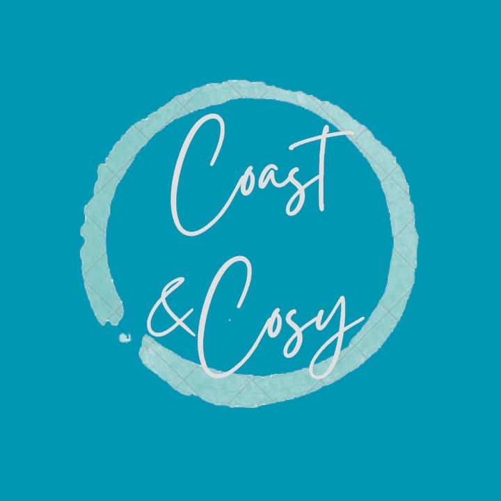 Coast & Cosy. All Yours. 
2 Mins Walk To The Beach - Caloundra