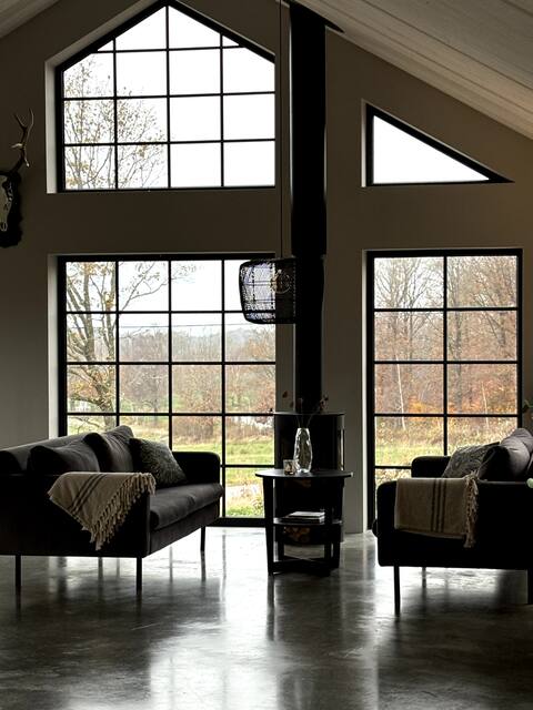 Newly-built house with spa bath in a rural setting