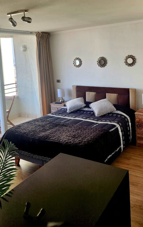 Beautiful apartment next to Metro.