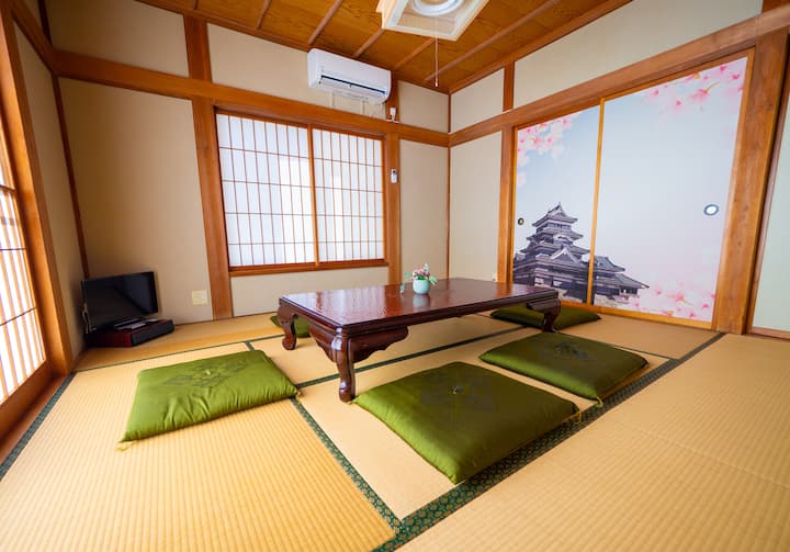 Castle 10 Min/onsen 2 Min/max 10/2 Free P - Matsumoto