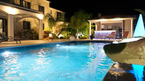 Ground floor apartment in new house with pool