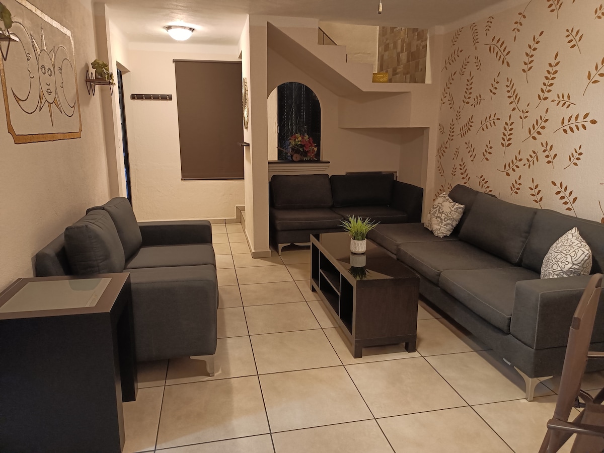 Propiedad de Airbnb exitosa: Radiant/New & Spacious! >Casa Sol< en Supermanzana 4