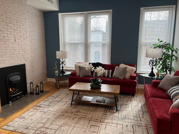 Stylish St. Louis Retreat - St. Louis, MO