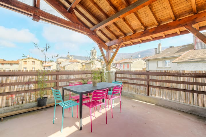 Gîte Climatisé La Terrasse : Groupes Et éQuipes - Lagnieu