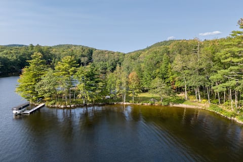 Unique Maine Lakehouse Retreat