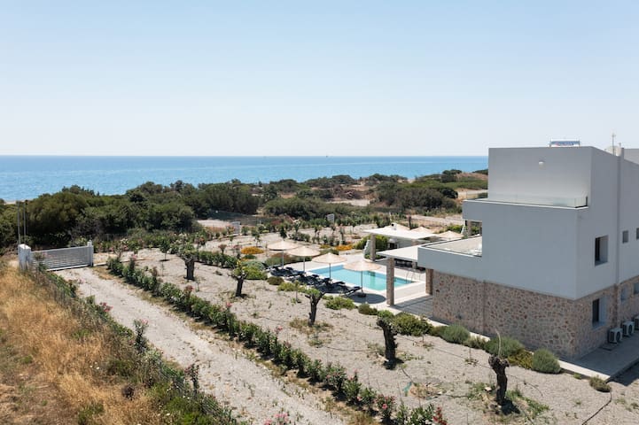 Gem beachfront villa – Rhodes beach villa