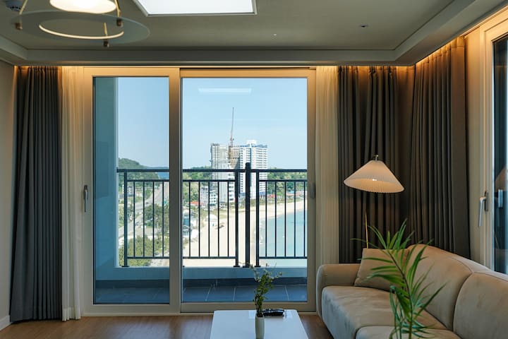 Blue Twelve Yangyang managed Airbnb listing 1