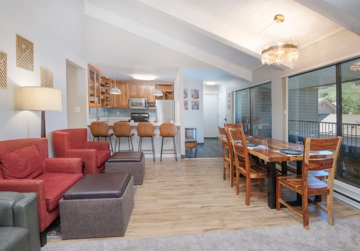 Luxury Ski Condo Mins 2 Vail/bc W/pool And Parking - Avon, CO