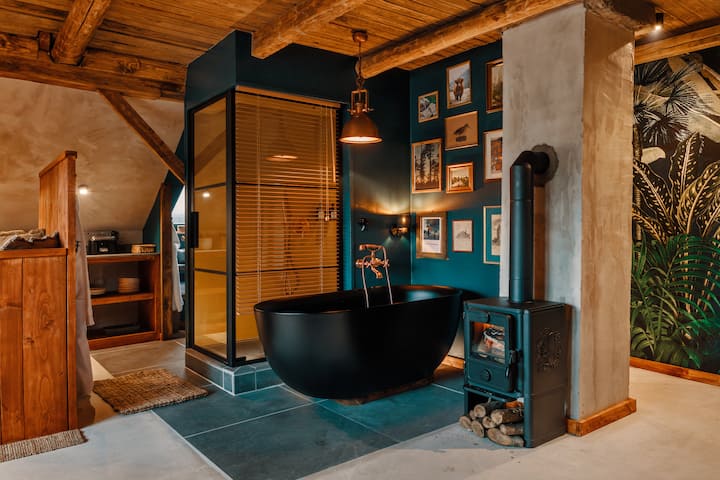 Hideaway- Private Spa, Woodstove &Home Cinema - Germany