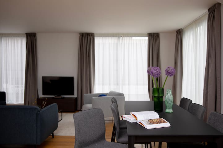 Grand 3BR Penthouse w/ Exclusive Rooftop Terrace