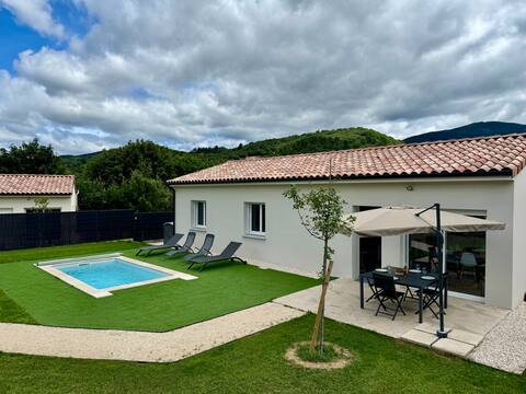 Villa l’Ardèche 3, private pool, 3 rooms and sofa
