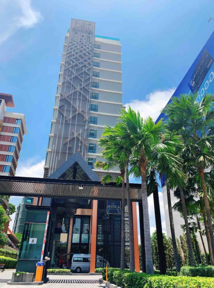 Astra Condo In Central Chiangmai Next To Shangrila - Chiang Mai