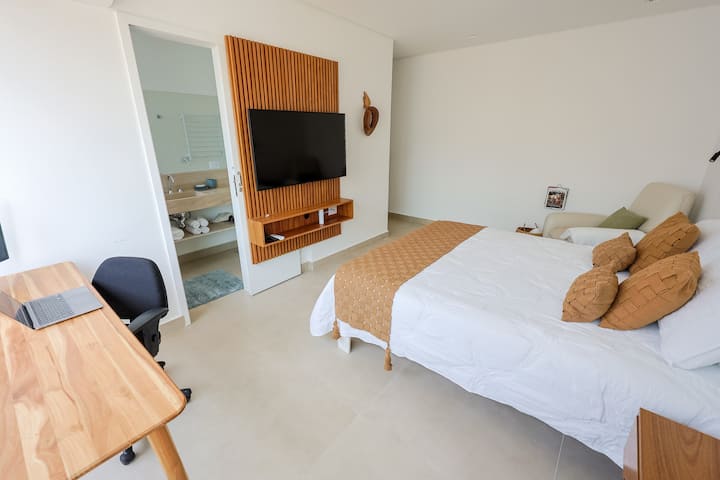 Апартман 3. Брачен кревет (широк 150-179 см) или два единечни кревета, по желба на гостите. 