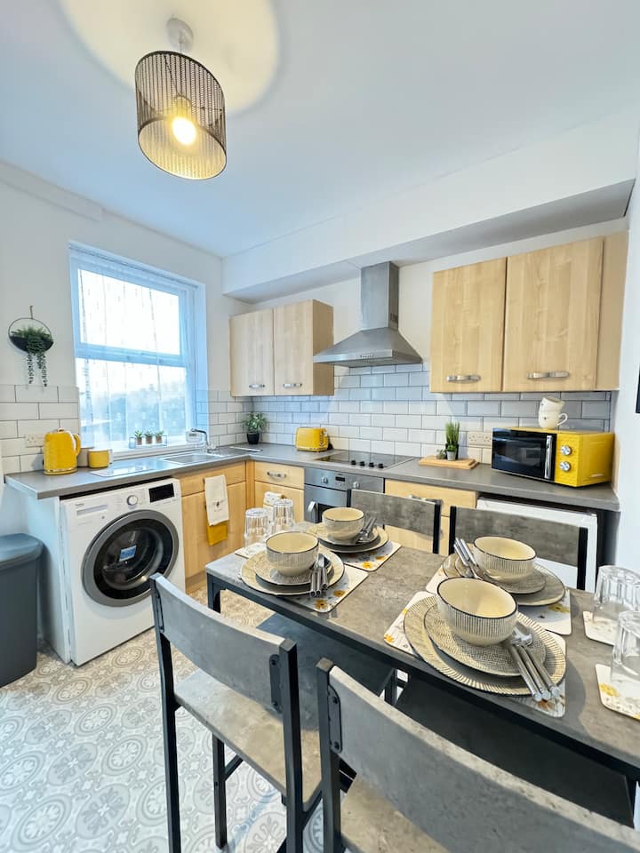 Homely Terraced, Free Parking, Central, Flow Stays - Barnsley