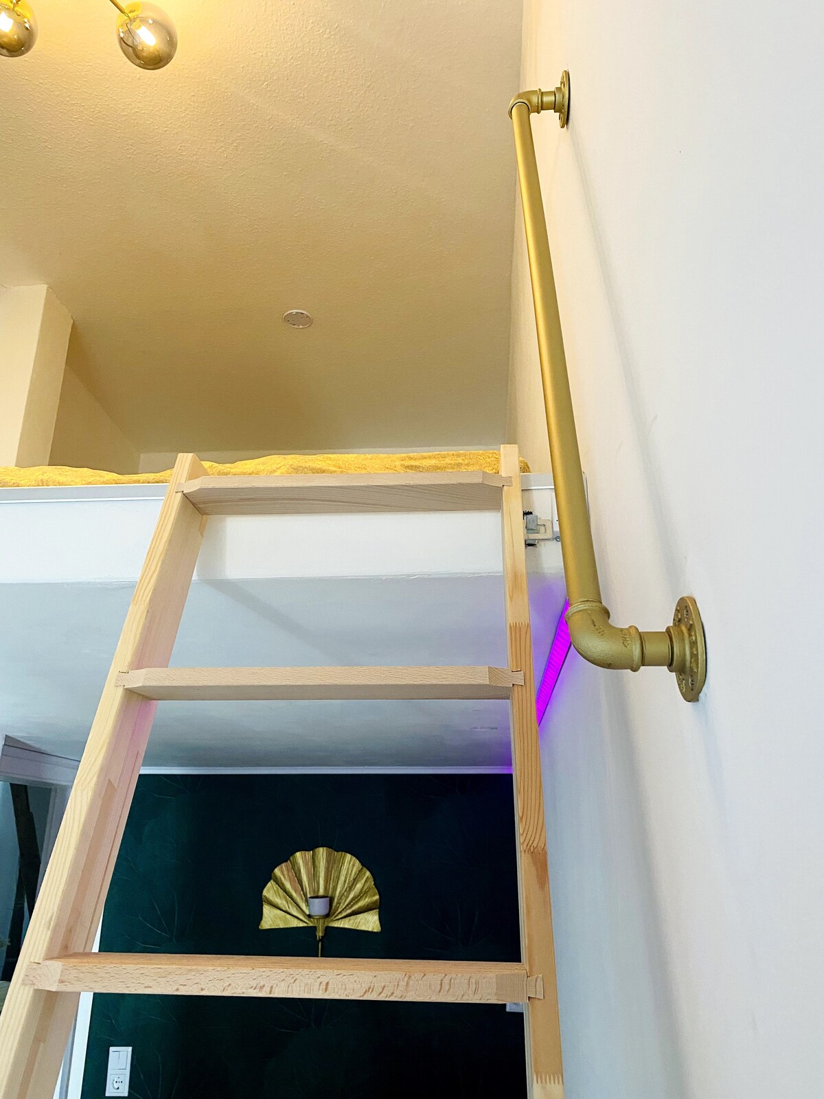 Here you go up the cozy bed. The Manusphère is equipped with a radiation neutralizing technique. They tell you that you can find your sleep, especially deep.