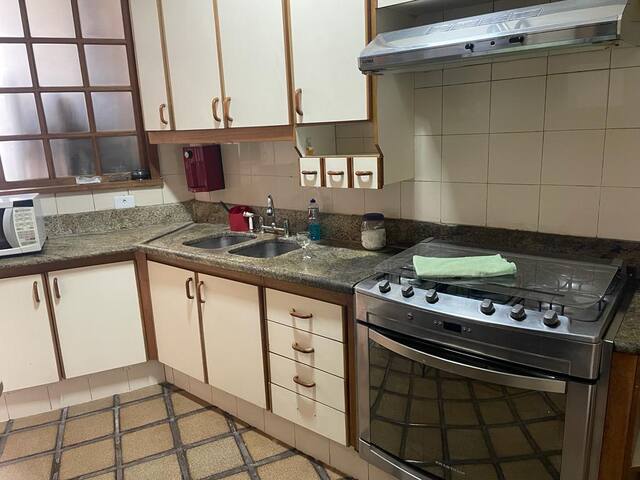 Sophisticated 3 bedrooms with an incredible view! gallery image 5