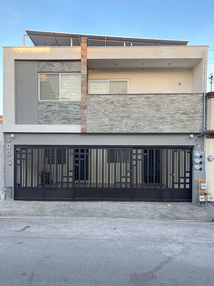 Full House With 3 Independent Apartments Near Bbva - 구아델로프