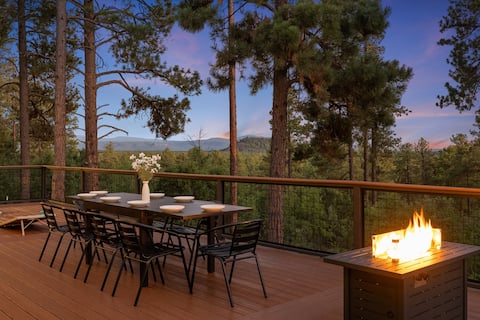 Upscale Views/Prime Location/Deck/AC/Private