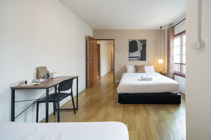 Spacious 8BR/ 28 pax, walkable MRT PhaholYothin gallery image 5