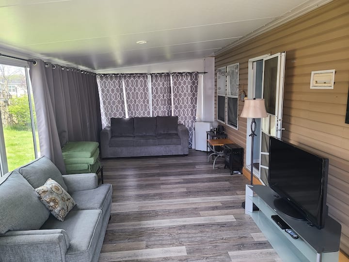 Turtlewalk Retreat (Lifted Golf Cart Now Included) - Crystal Beach