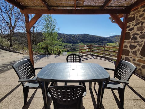Air-conditioned winemaker's house