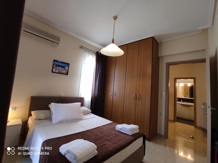 Υπνοδωμάτιο - Μπαλκόνι - wc Agiokampos Resort Villa Εύβοια Ελλάδα