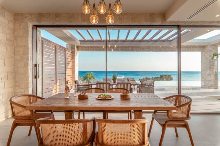 Brand New Beachfront Villa gallery image 5