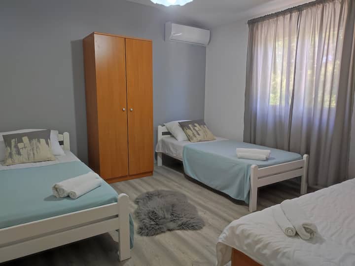 საძინებელი 4