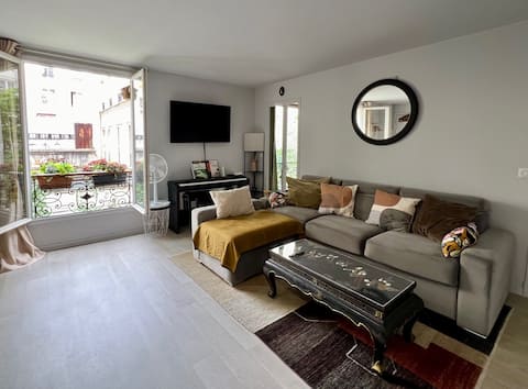 Top performing Airbnb: Your Serene Escape in the Heart of Paris in Paris 10e Arrondissement