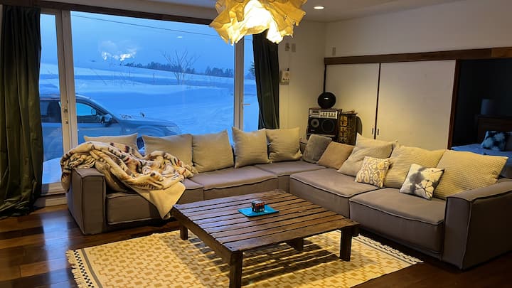 Wabisabi Ski Chalet Rusutsu - 10 Beds, Wild Powder - Hokkaido