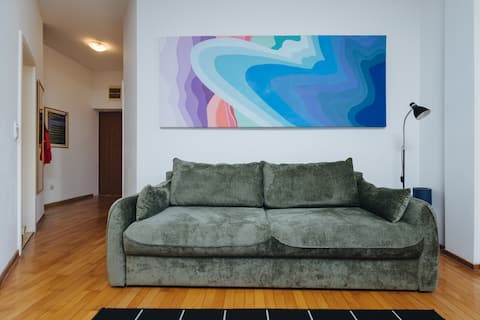 Popular Airbnb listing: The Bear House in Београд