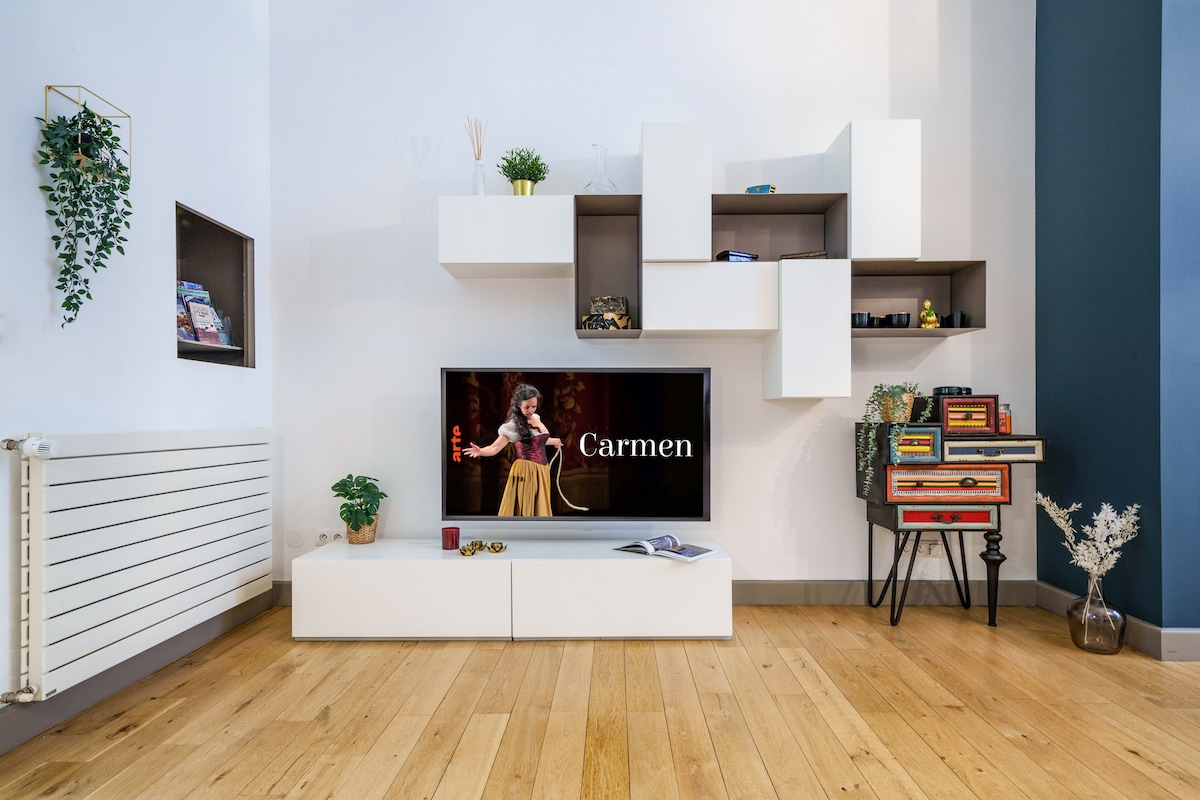 Top Airbnb: The Opera Court • PrestiPlace Collection à Indre Et Loire