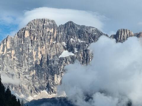 Annuncio Airbnb popolare: the window on the Dolomites a Belluno