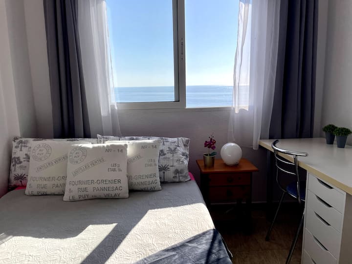 1. Line Beachfront Apartment With Pool -Torrevieja - Torrevieja