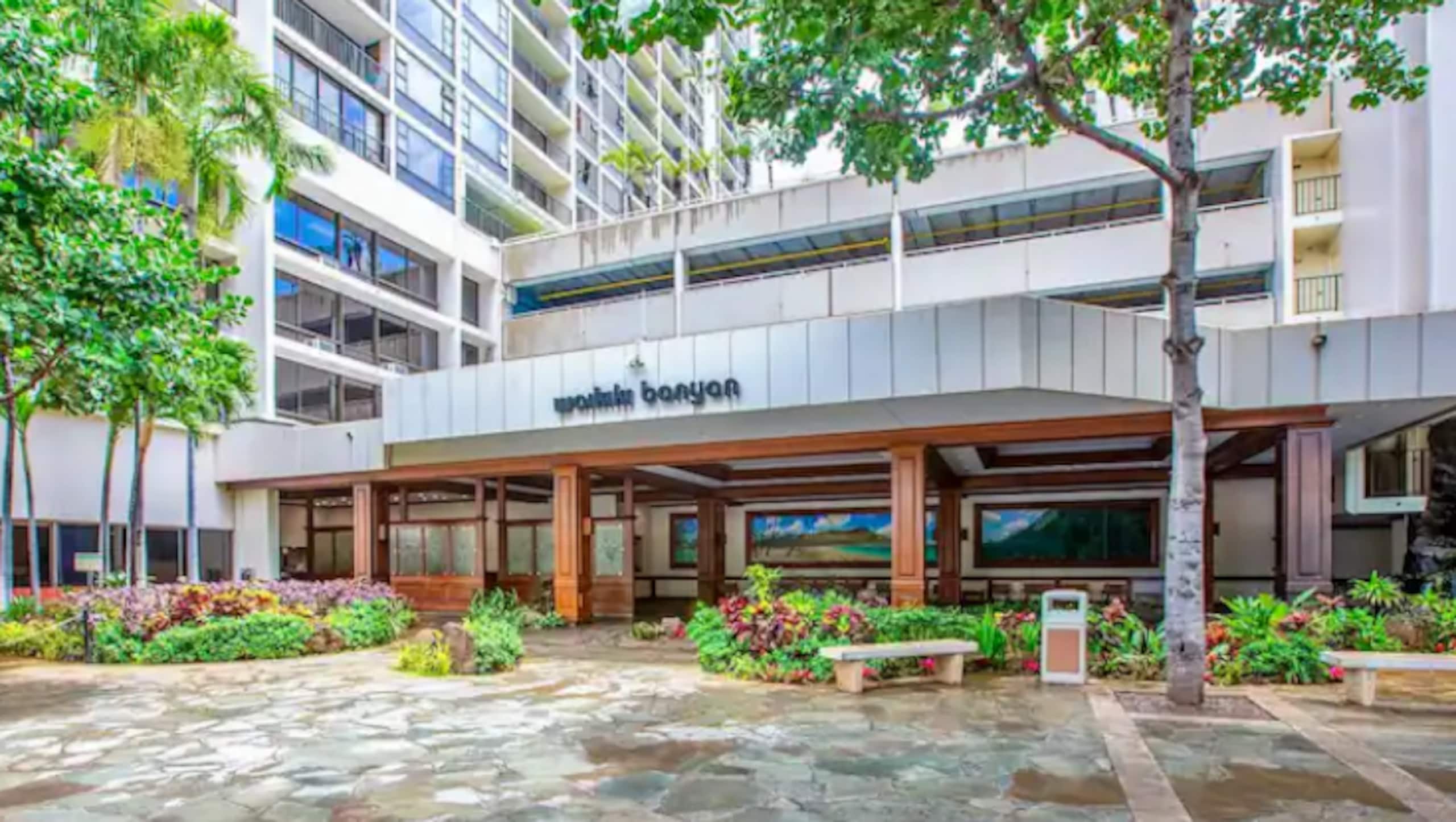 *Ultra Upscale 1BR in Waikiki w/Parking* - Image 41