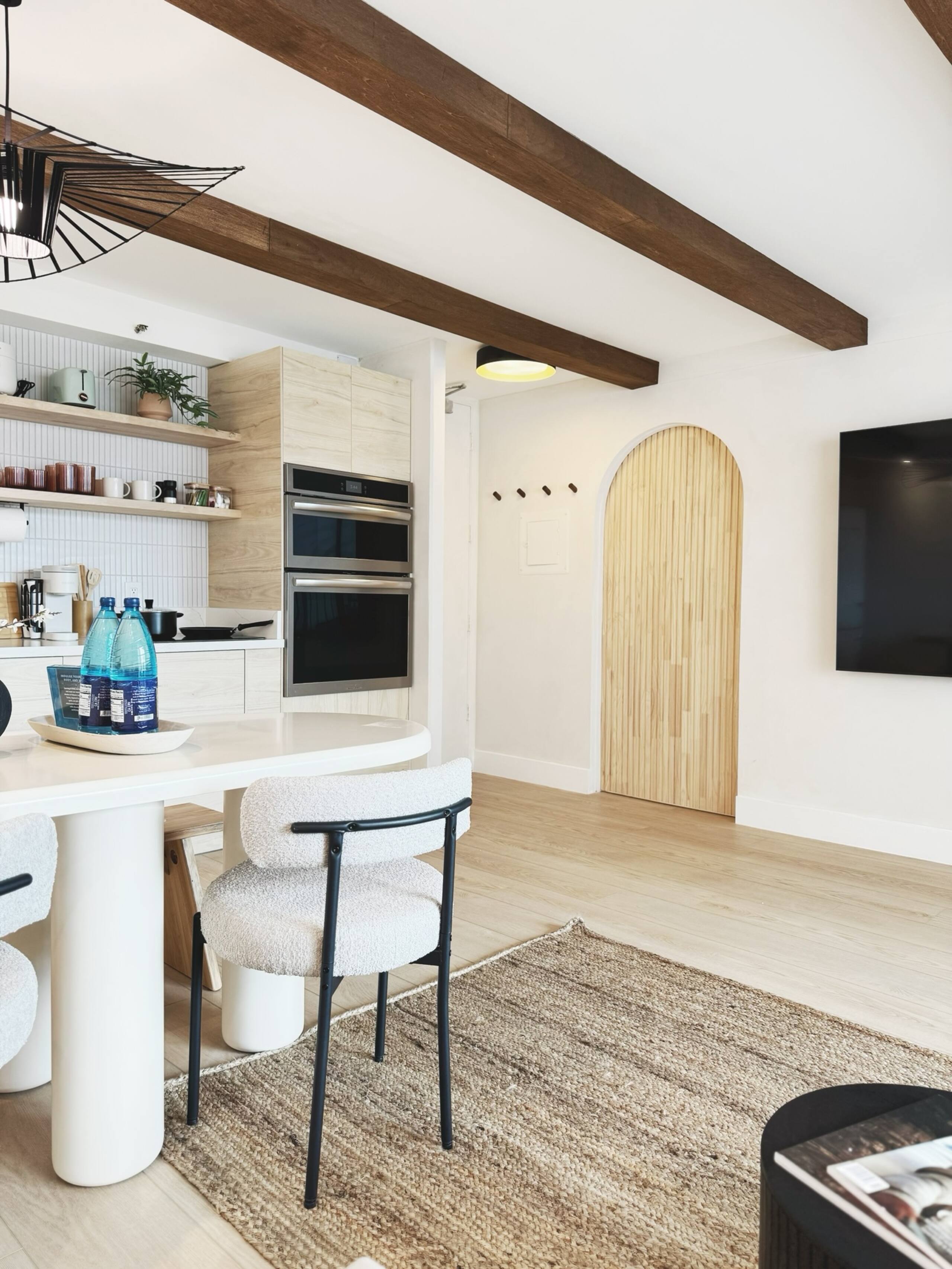 *Ultra Upscale 1BR in Waikiki w/Parking* - Image 4