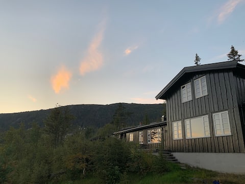 Large cabin with magnificent view. Enjoy nature and tranquility!