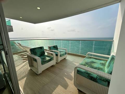 Ocean front apartment, 4 Bedrooms