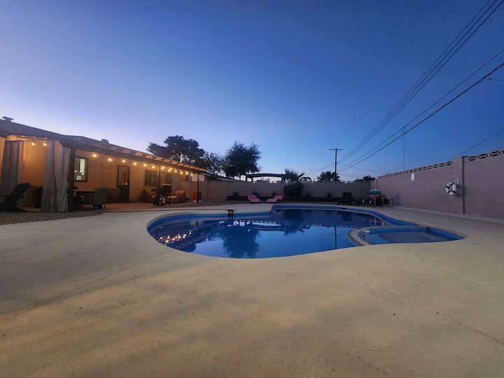 Gorgeous 5br/3ba W/pool And Casita Near Strip - Las Vegas