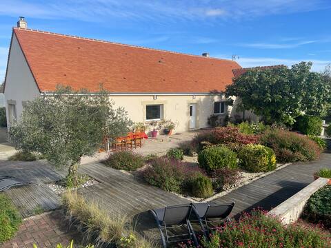 spacious, bright, landing beach cottage, T6