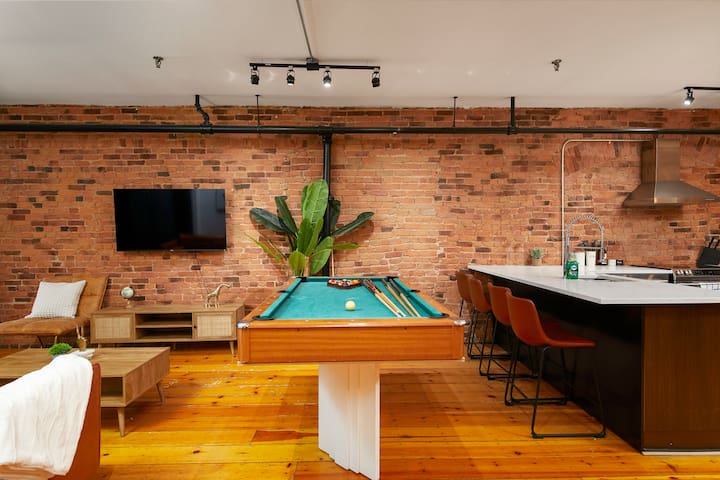 Amazing Historic Loft in Heart of OldPort