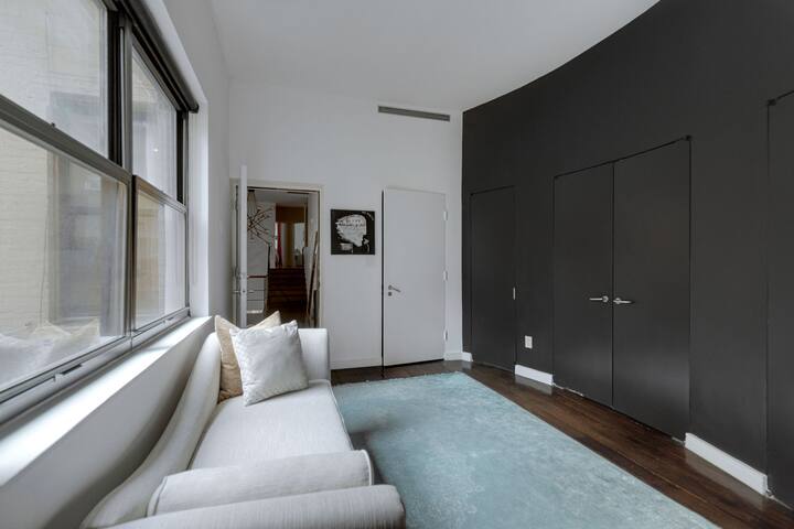 Huge Triplex + Movie Theater gallery image 2