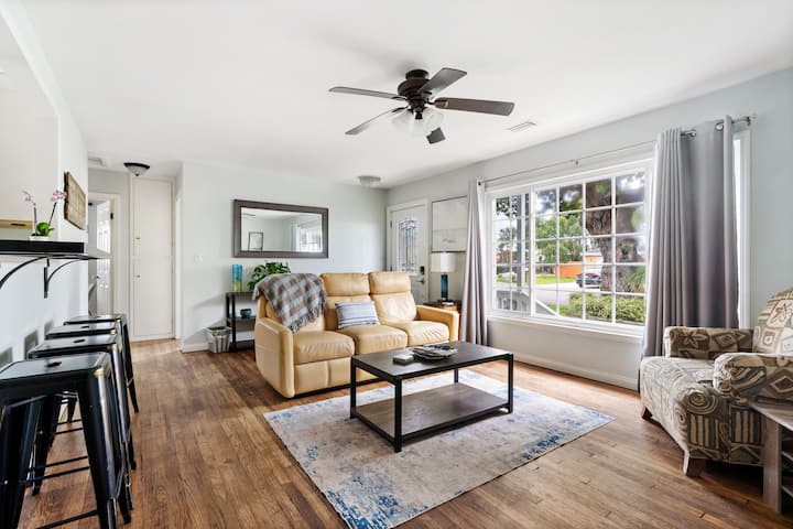 Klasická elegancia s luxusným posedením a nadčasovou výzdobou.