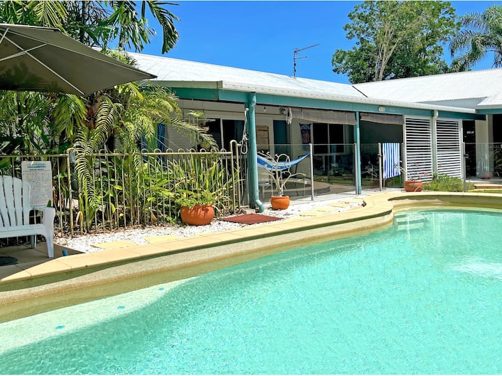 Tropical Garden & Beach Retreat - Cairns