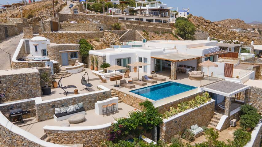 Villa Paoli | Private Pool, Sea View & Jacuzzi gallery image 2