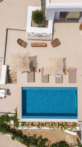 Villa Paoli | Private Pool, Sea View & Jacuzzi gallery image 3