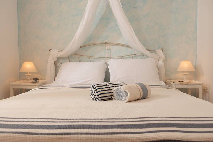 9 Muses Naxos – Erato gallery image 2