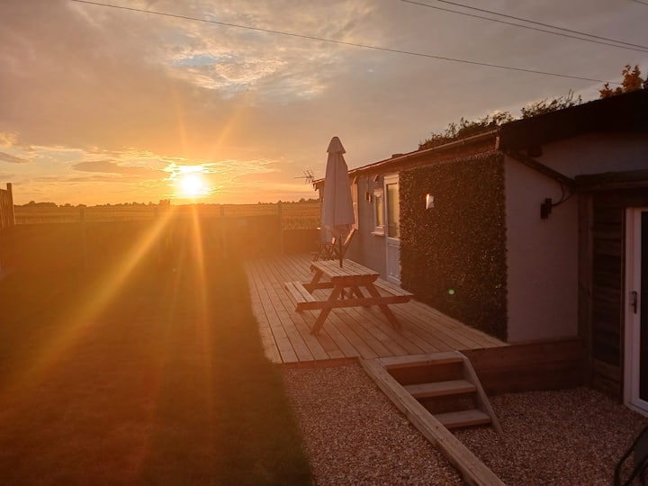 The Sunset (With Private Hot Tub) Near Deal, Kent - Deal